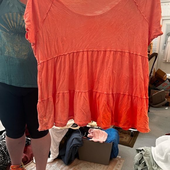 20% off listed price. Plus size t-shirt short sleeve - Picture 4 of 5